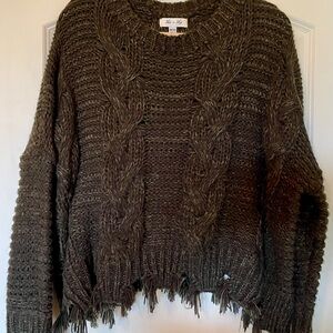 OS forest green sweater 100% acrylic, cozy winter addition to your wardrobe.